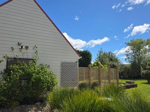 Saddleview Cottage-Horse and Trailer friendly in Mosgiel