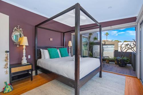 Clovelly Beach Escape - Walk to Beach - AC and Parking included in Bronte