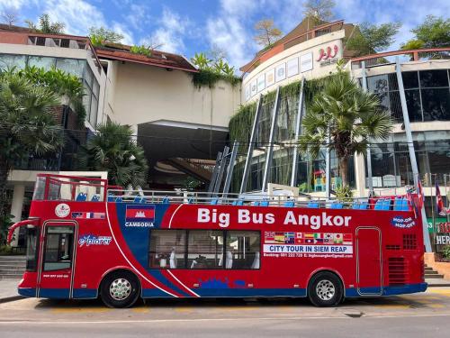 Big Bus Angkor in Stueng Saen