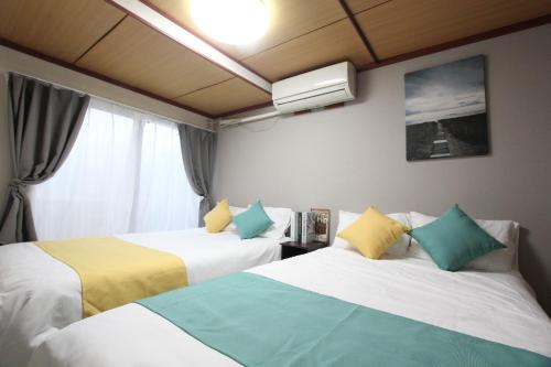 room detail thumbnail 1