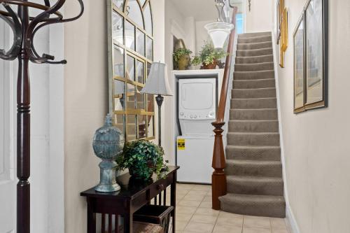 Family-Friendly 2 Unit Retreat in Louisville - image 5