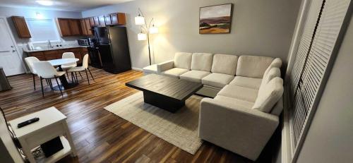 Quiet and Comfortable 2 BD Duplex in Salem (IN)