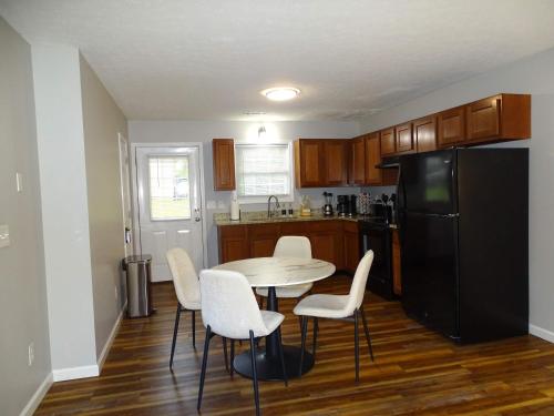 Quiet and Comfortable 2 BD Duplex in Salem (IN)