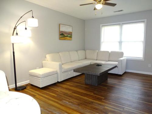 Quiet and Comfortable 2 BD Duplex in Salem (IN)