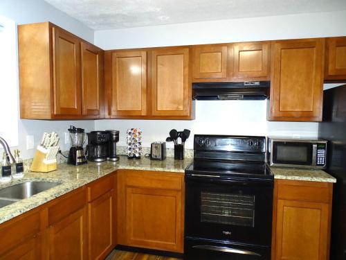 Quiet and Comfortable 2 BD Duplex in Salem (IN)