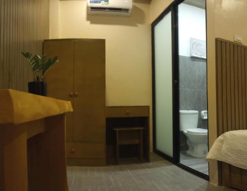room detail thumbnail 2