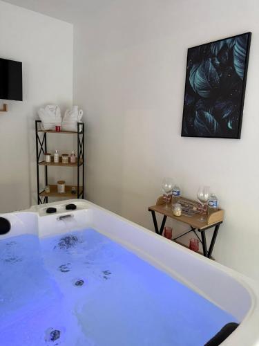 EXCEPTIONNEL Appartement VERSAILLES in เลอ เชอส์เนย์