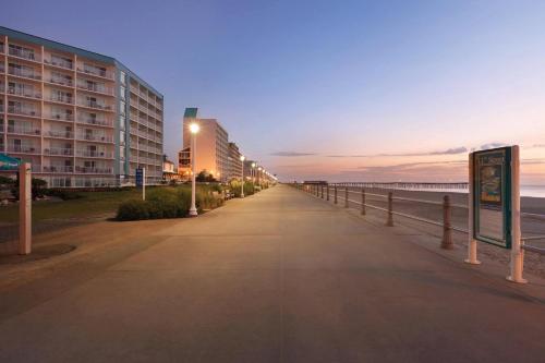 Surfbreak Virginia Beach Oceanfront, Ascend Hotel Collection in Virginia Beach, USA
