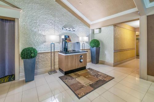 ล็อบบี้, Rodeway Inn Festival in สแตรตฟอร์ด