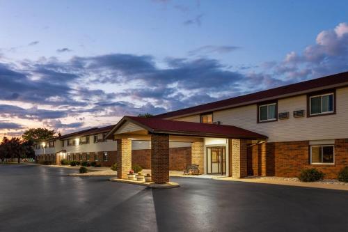 Super 8 by Wyndham Green Bay Near Stadium in Green Bay, USA