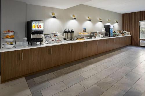 Comfort Inn Grove City - image 12