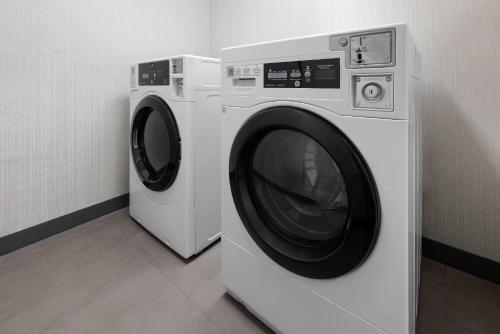 Comfort Inn Grove City - image 7