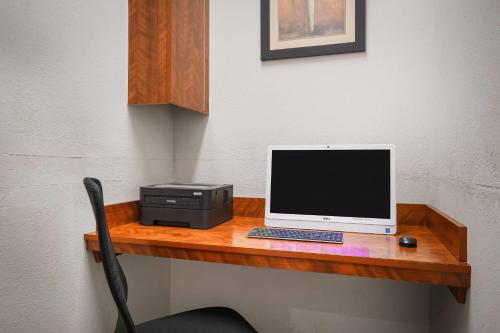 La Quinta by Wyndham Stonington-Mystic Area - image 6