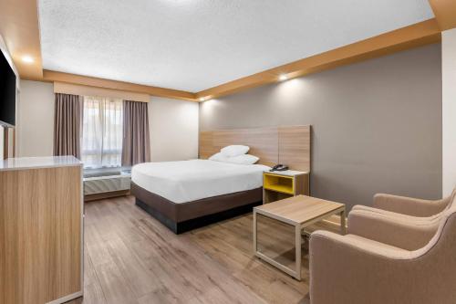 Econo Lodge Woodbridge in Iselin, USA