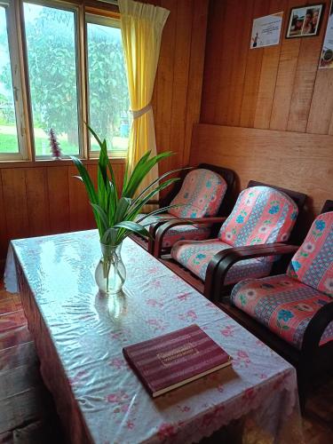 Bulan And Daud Homestay in Bario
