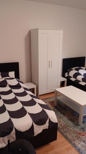 Crew Quartier ALL-INCLUSIVE Serviced Apartment 3 Schlafzimmer mit Küche und Bad in Krostitz Leipzig (Crew Quartier ALL-INCLUSIVE Serviced Apartment 3 Schlafzimmer mit Kuche und Bad in Krostitz Leipzig) in Krostitz