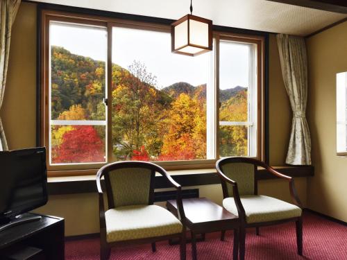 room detail thumbnail 1