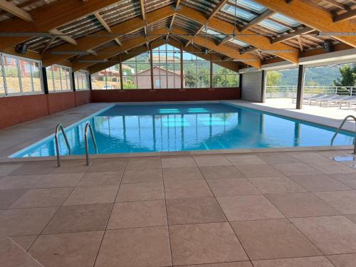 Peldbaseins, L'Aphyllante Appartement T2 in Trebas