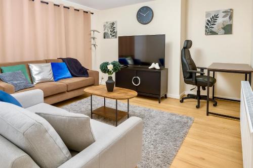 Spacious 3-Bedroom, Free parking, Garden, Pet Friendly, superfast Wi-Fi!