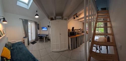 кухня, Logement entier dans village calme in Mereville