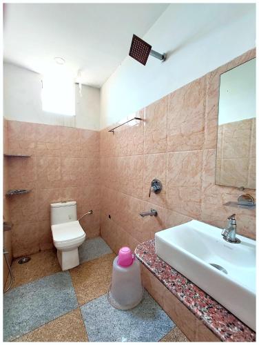 Hotel KBS Coral Suite Residency Near Jagannath Temple And Sea Beach- Lift # Free Parking And Swimmin 여행 추천 - 로드트립