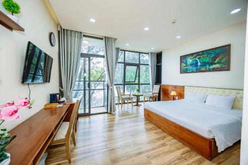 room detail thumbnail 1