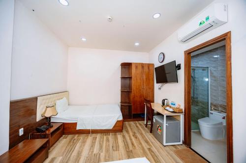 room detail thumbnail 1