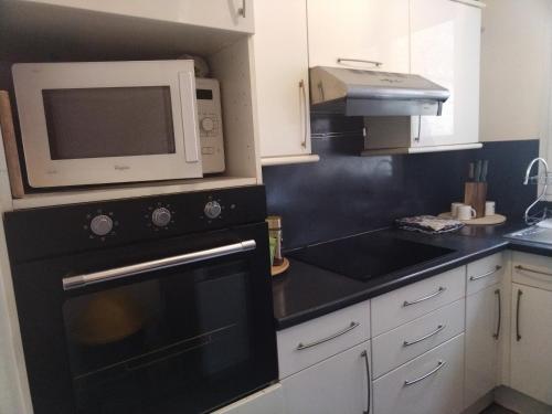 Appartement familiale face à un square arboré (Appartement familiale face a un square arbore) in Enghien-les-Bains