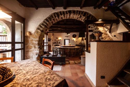 Iekārtas, Casa Migliaca in Pettineo