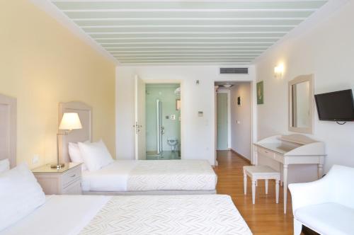 2 twin beds