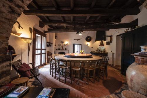 Iekārtas, Casa Migliaca in Pettineo
