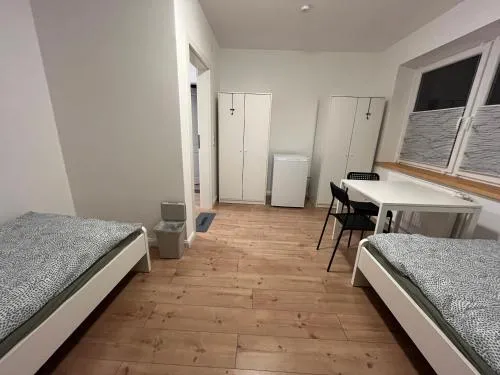 Moderne Zimmer in Rosengarten mit Gemeinschaftsbad & Küche in Rosengarten, Deutschland