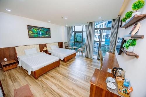 room detail thumbnail 1