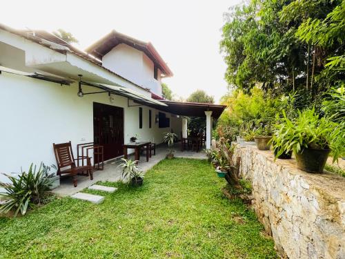 Alice House Hiriketiya - image 4