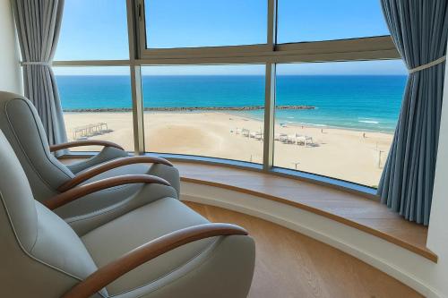 Luxurious Beach apartments 3