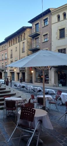 FeelhomeVIC. Ático con terraza en centro histórico (FeelhomeVIC. Atico con terraza en centro historico) in Вік