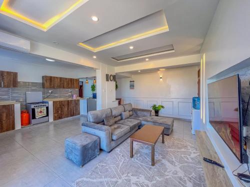 Sala de estar/TV partilhada, Hasna Comfy Apartments in Mombasa