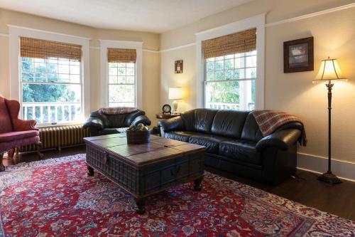 Cascade Chic-Rvr Vw-AC-3BR/2B - image 9