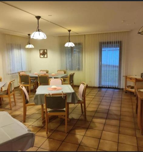 auf dem roten fels Hotel in 埃彭布倫