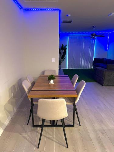 Entire Brand New Modern Lake House Family Fun in Auburndale (FL)