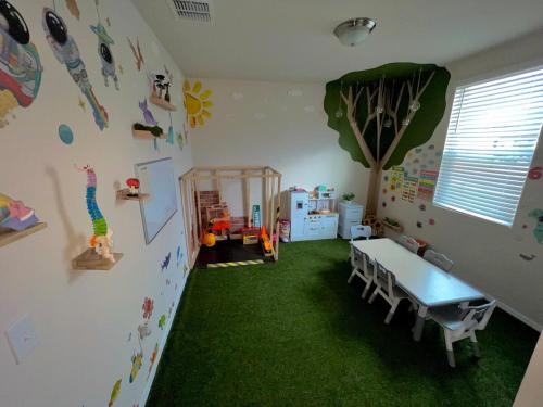 Entire Brand New Modern Lake House Family Fun in Auburndale (FL)