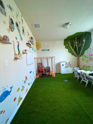 Entire Brand New Modern Lake House Family Fun in Auburndale (FL)