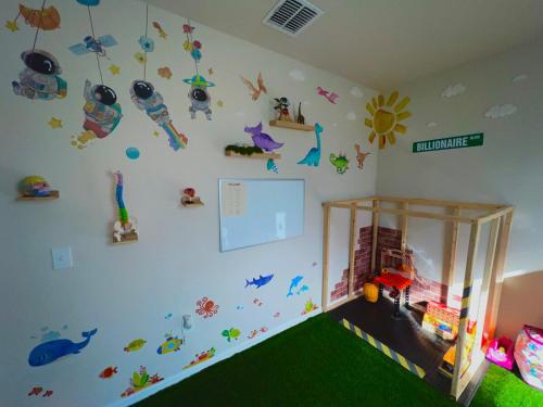 Entire Brand New Modern Lake House Family Fun in Auburndale (FL)