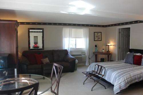 Sweetgrass Inn Bed & Breakfast - image 7