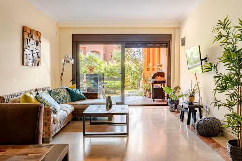 Appartement cosy avec piscine & plage à 5 min à pied (Appartement cosy avec piscine & plage a 5 min a pied) in บวยนาส โนเชส