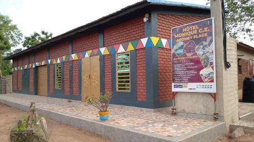 Monique CZ Abomey Plage in Bohicon