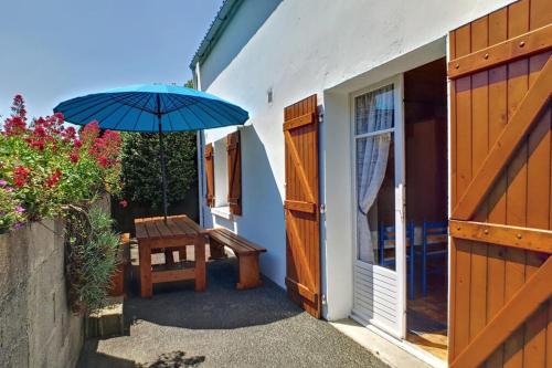 Viesnīcas āriene, Tipoz'Immo - Brise Marine 2 acces direct plage - vue mer du jardin - spot de surf - wifi inclus - li in Plogastel-Saint-Germain