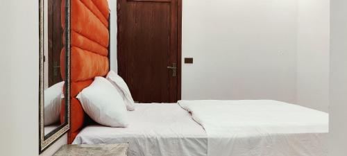 Madallion Hotel - image 12