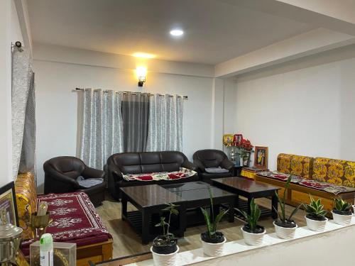 Drukinn gaireykhet homestay in Paren Godak Khasmahal