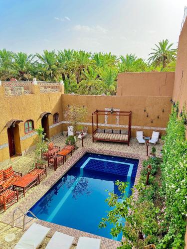 Peldbaseins, La Petite Kasbah in Amazraou